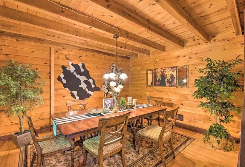 Rural Dallas Gem W/ Hot Tub, Sauna + Fire Pit!