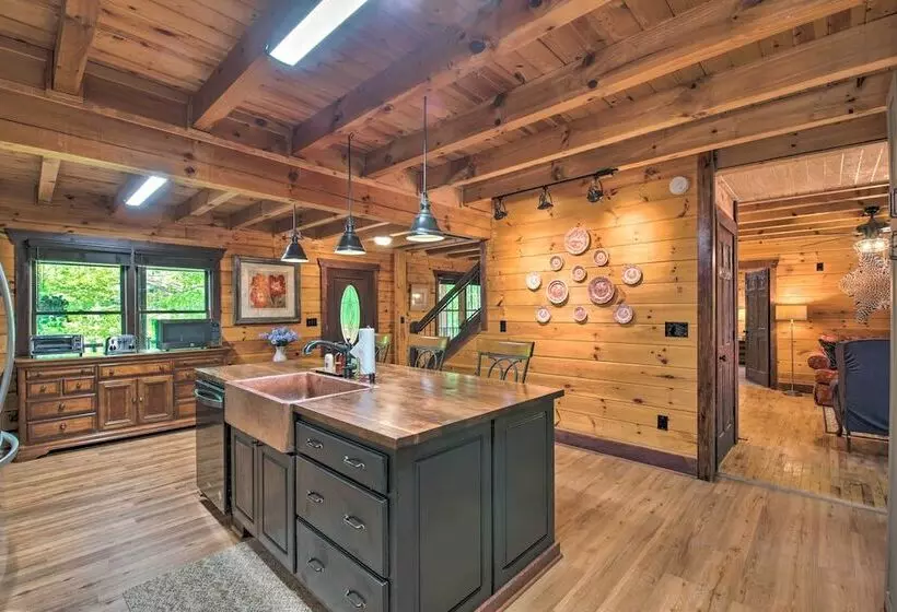 Rural Dallas Gem W/ Hot Tub, Sauna + Fire Pit!