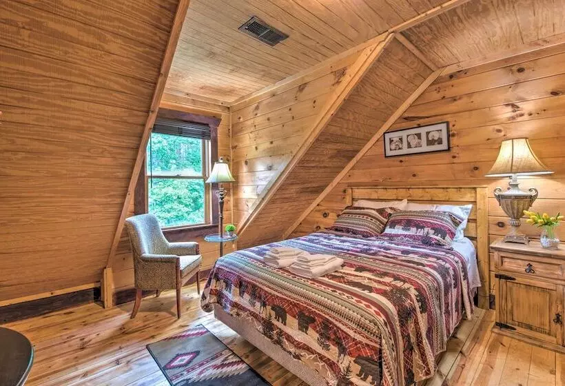 Rural Dallas Gem W/ Hot Tub, Sauna + Fire Pit!