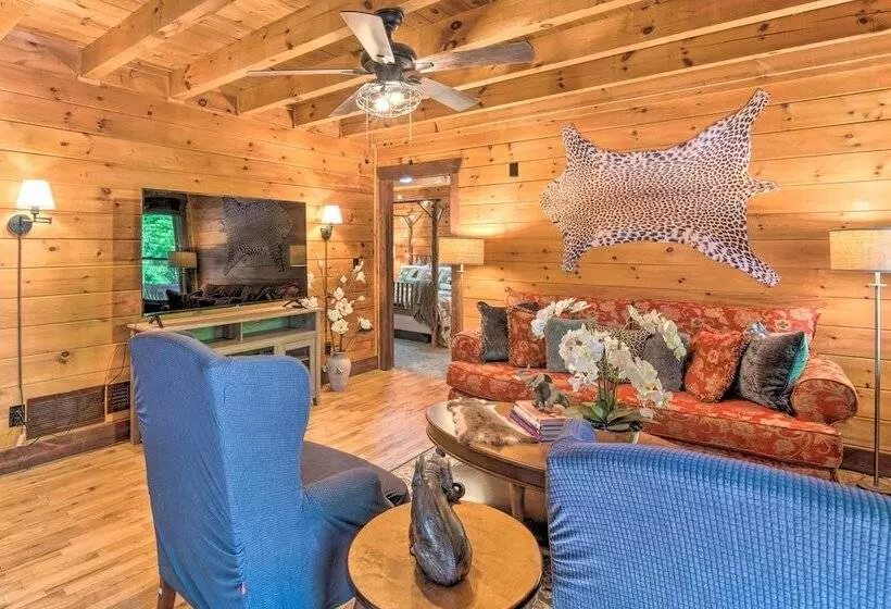 Rural Dallas Gem W/ Hot Tub, Sauna + Fire Pit!