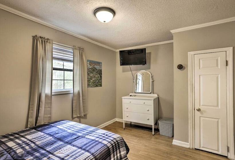 Secluded Rossville Retreat: 6 Miles To Chattanooga