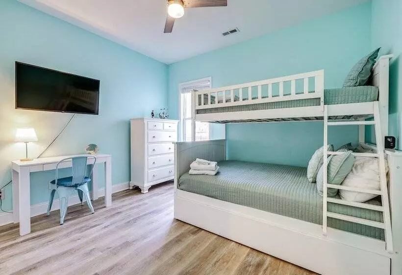 Serene Oak Island Home W/ Private Saltwater Pool!