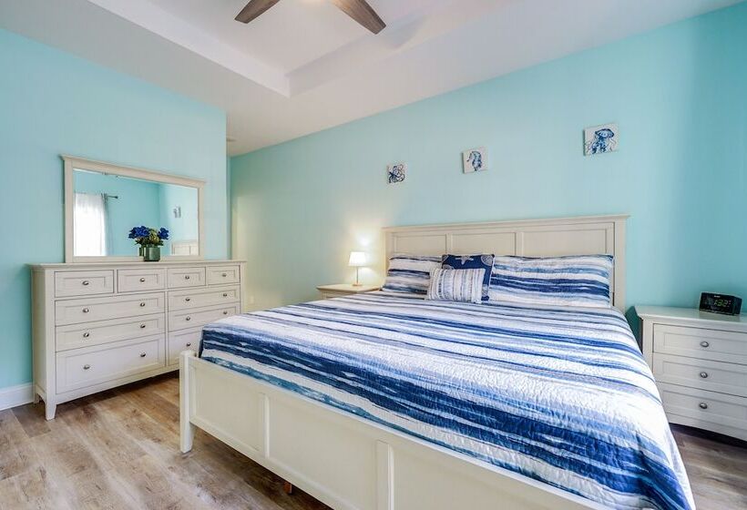 Serene Oak Island Home W/ Private Saltwater Pool!