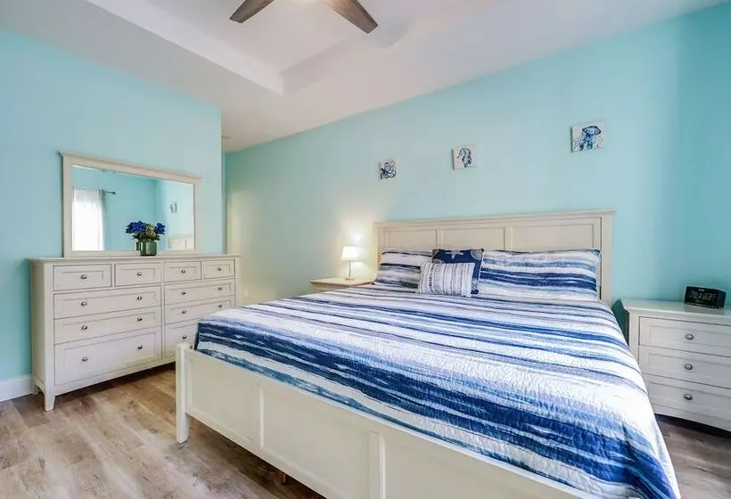 Serene Oak Island Home W/ Private Saltwater Pool!