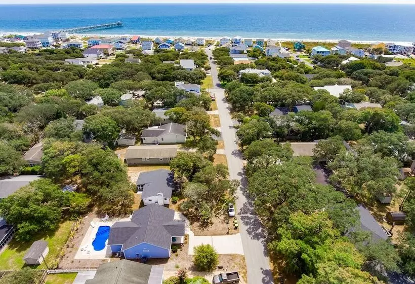 Serene Oak Island Home W/ Private Saltwater Pool!