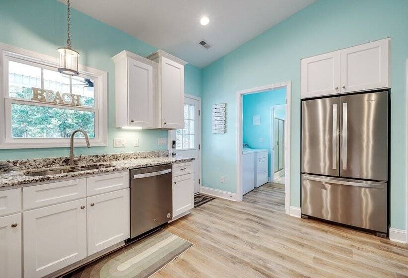 Serene Oak Island Home W/ Private Saltwater Pool!