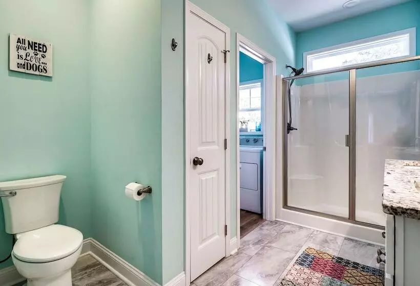 Serene Oak Island Home W/ Private Saltwater Pool!