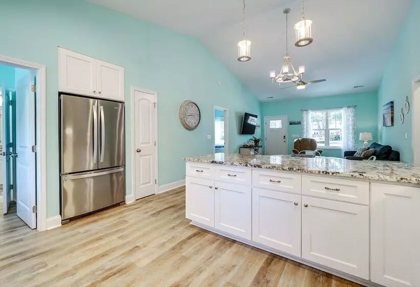 Serene Oak Island Home W/ Private Saltwater Pool!