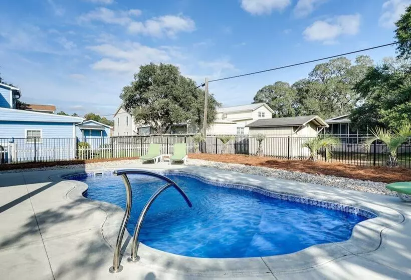 Serene Oak Island Home W/ Private Saltwater Pool!