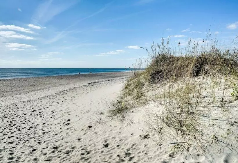 Serene Oak Island Home W/ Private Saltwater Pool!