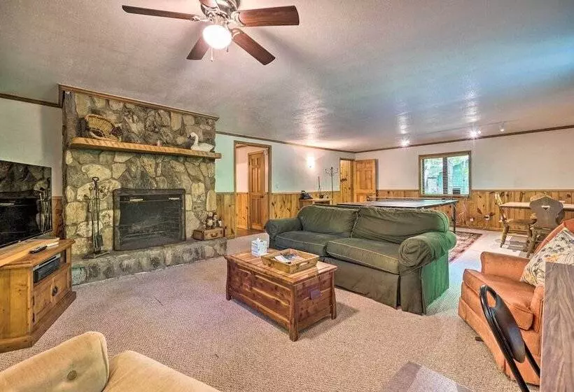 Serene Sky Valley Family Chalet W/ Fireplace