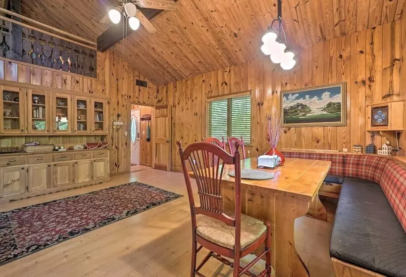 Serene Sky Valley Family Chalet W/ Fireplace