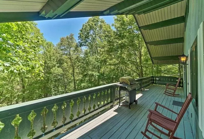 Serene Sky Valley Family Chalet W/ Fireplace