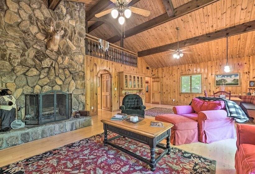 Serene Sky Valley Family Chalet W/ Fireplace