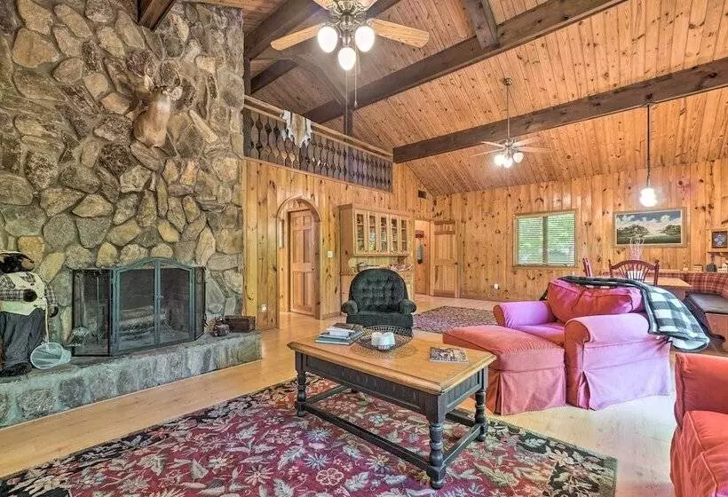 Serene Sky Valley Family Chalet W/ Fireplace
