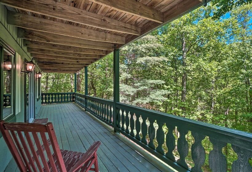 Serene Sky Valley Family Chalet W/ Fireplace