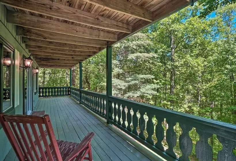 Serene Sky Valley Family Chalet W/ Fireplace
