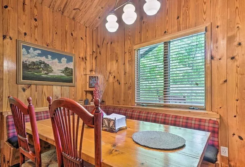 Serene Sky Valley Family Chalet W/ Fireplace