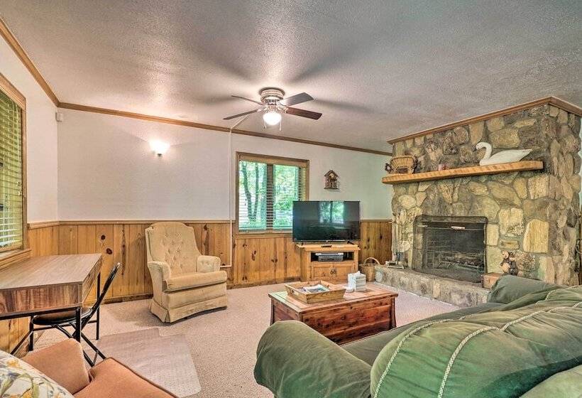 Serene Sky Valley Family Chalet W/ Fireplace