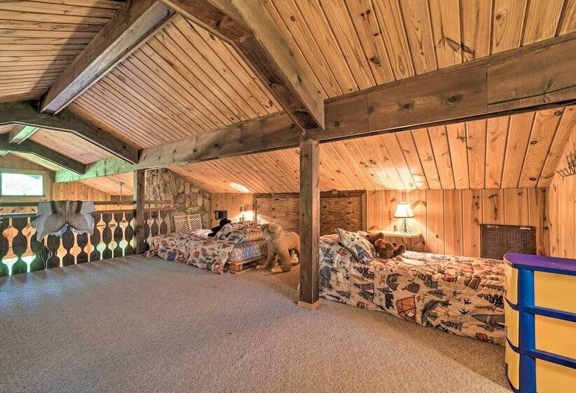 Serene Sky Valley Family Chalet W/ Fireplace