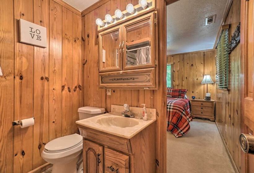 Serene Sky Valley Family Chalet W/ Fireplace