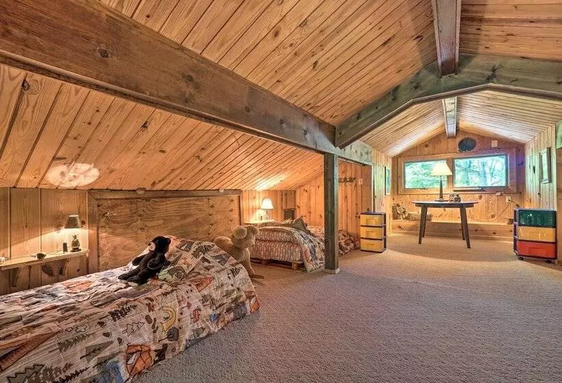 Serene Sky Valley Family Chalet W/ Fireplace