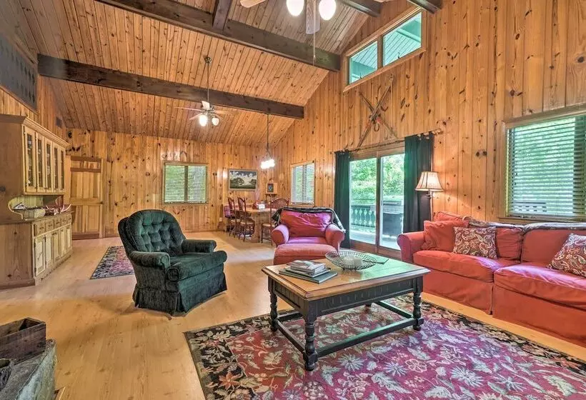 Serene Sky Valley Family Chalet W/ Fireplace