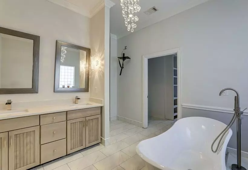 Single Story Home ~ 7 Mi To Old Towne Conyers!