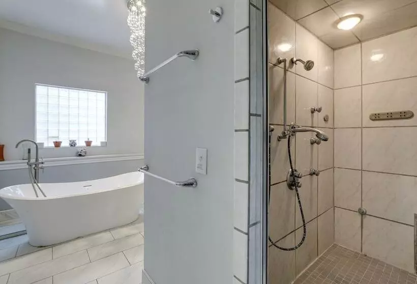 Single Story Home ~ 7 Mi To Old Towne Conyers!