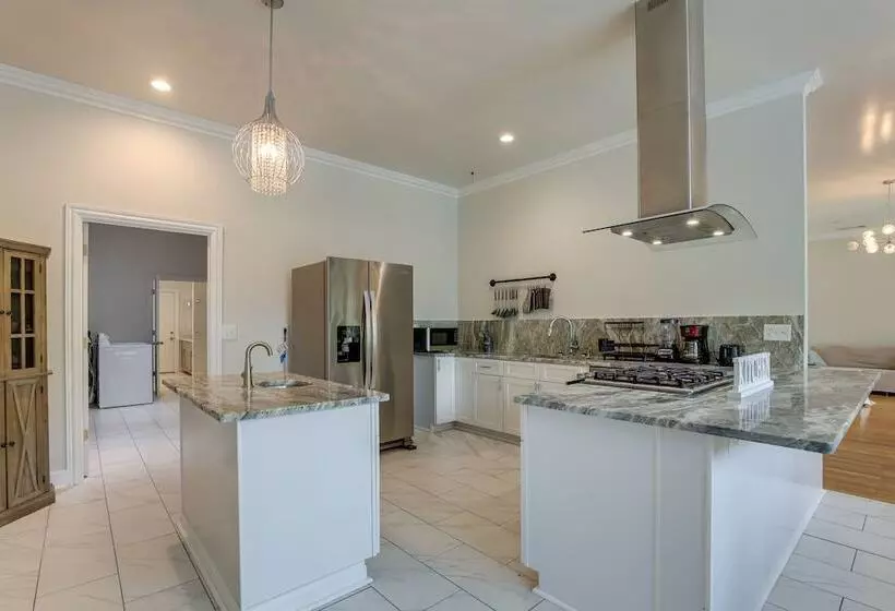 Single Story Home ~ 7 Mi To Old Towne Conyers!