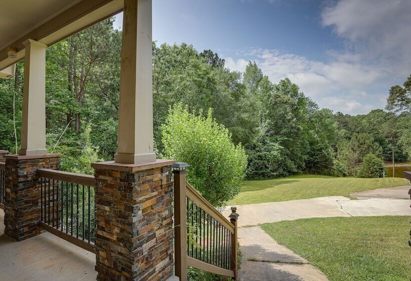 Single Story Home ~ 7 Mi To Old Towne Conyers!