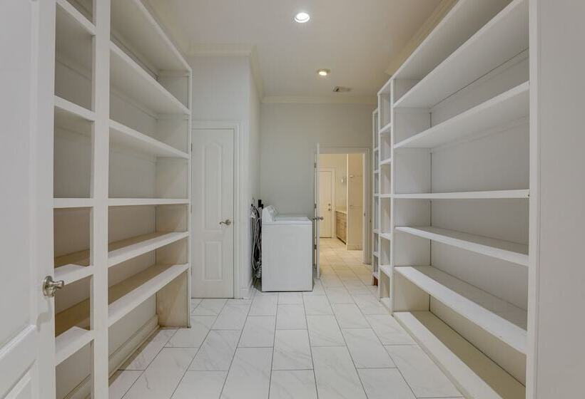 Single Story Home ~ 7 Mi To Old Towne Conyers!