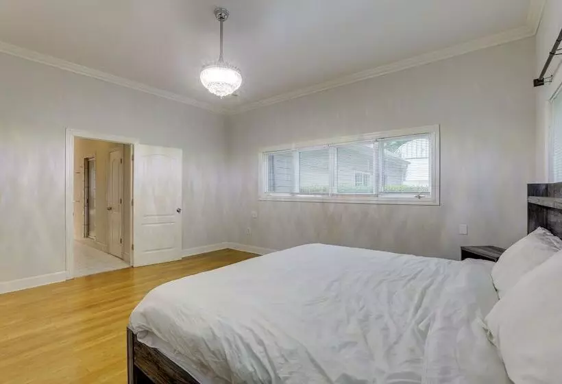 Single Story Home ~ 7 Mi To Old Towne Conyers!