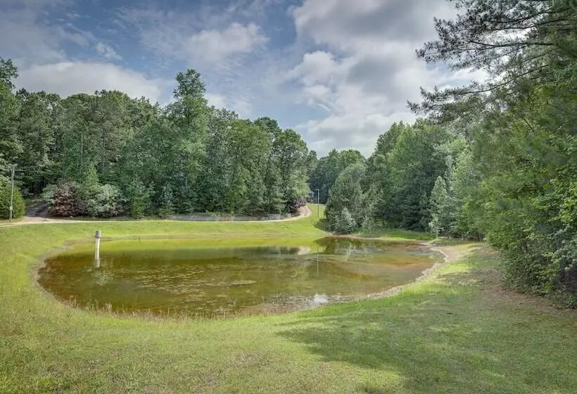 Single Story Home ~ 7 Mi To Old Towne Conyers!