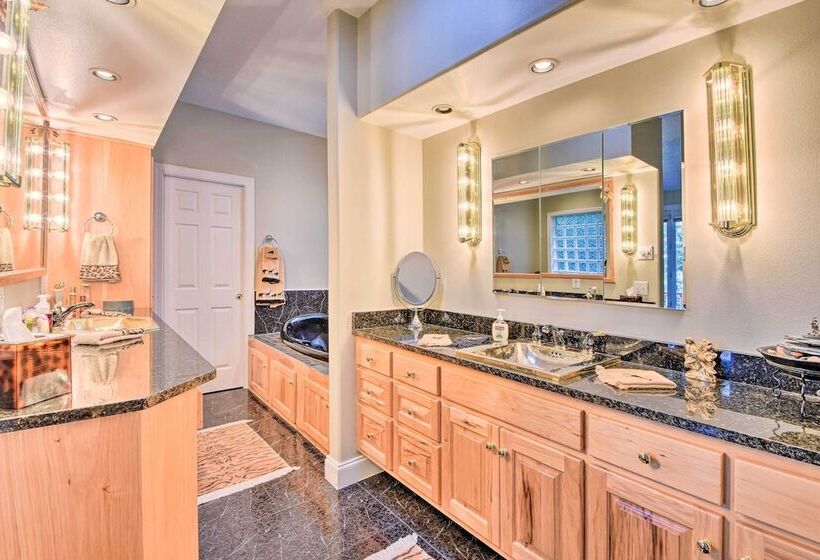 Sky Valley Home W/ Mtn View, 5 Mi To Rabun Bald!