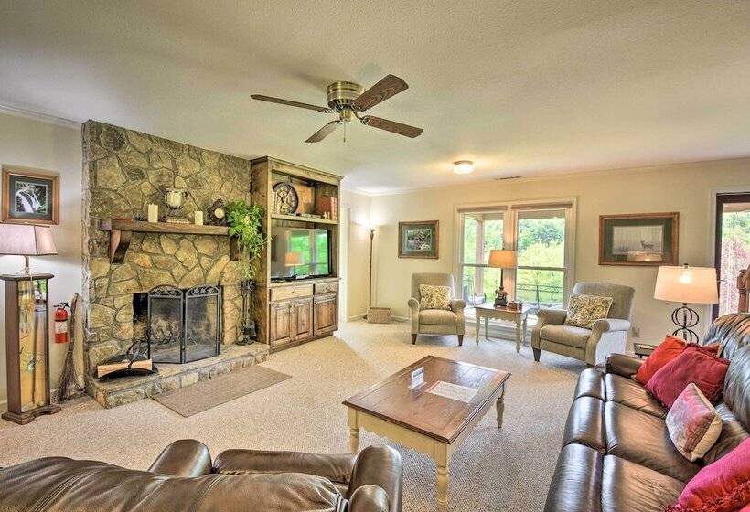 Sky Valley Retreat W/ Resort Amenities & Views!