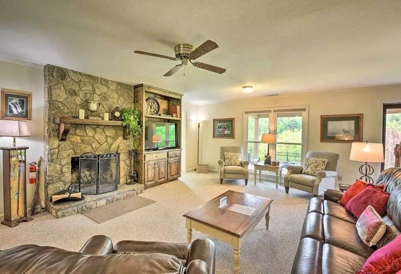 Sky Valley Retreat W/ Resort Amenities & Views!