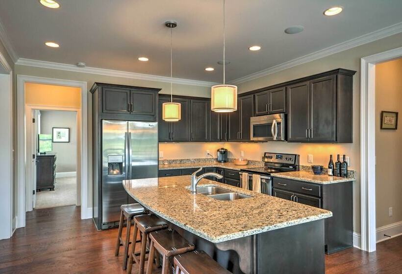 Spacious Family Friendly Retreat W/ Winter Rates!