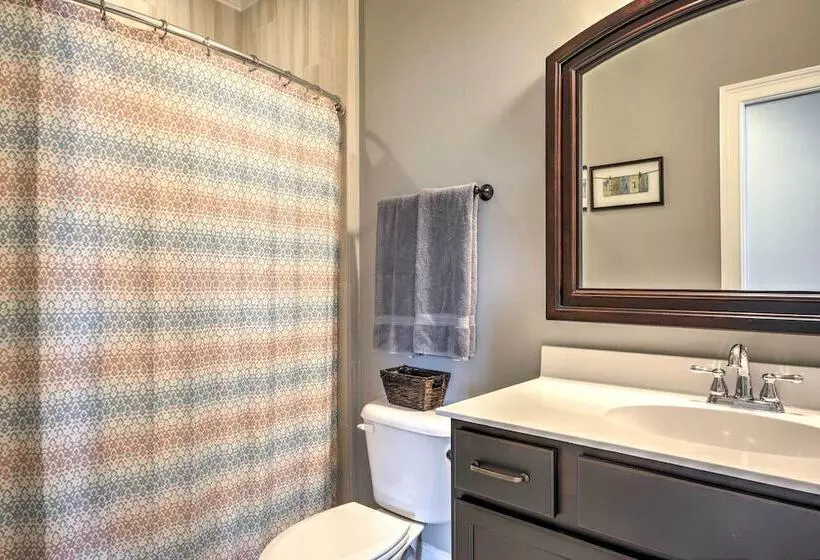 Spacious Family Friendly Retreat W/ Winter Rates!