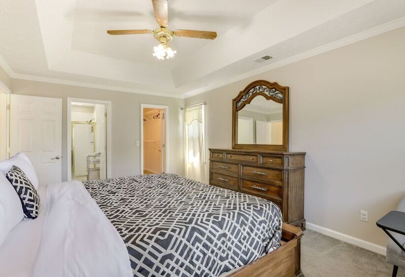 Sunny Lithonia Home ~ 7 Mi To Stone Mountain Park!