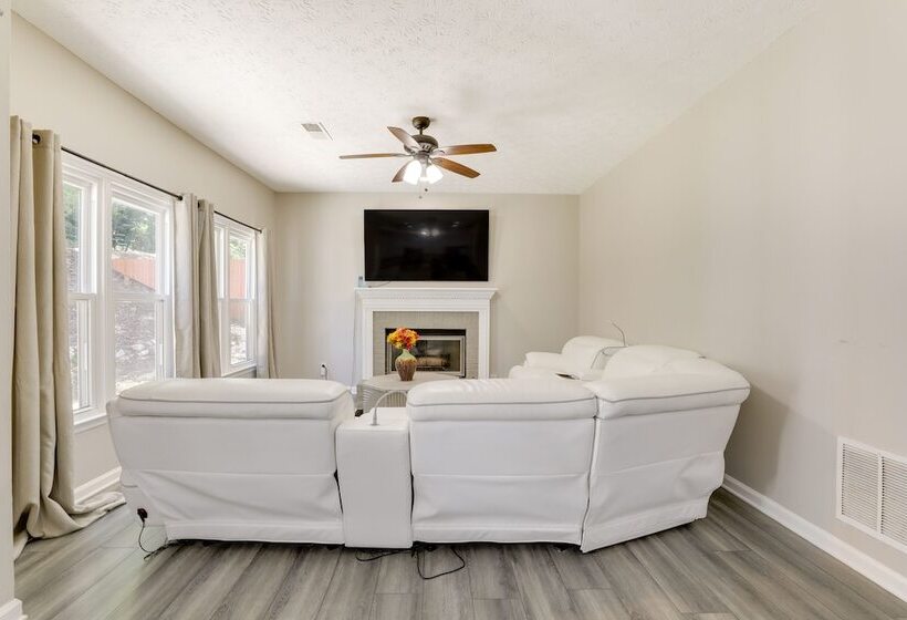 Sunny Lithonia Home ~ 7 Mi To Stone Mountain Park!