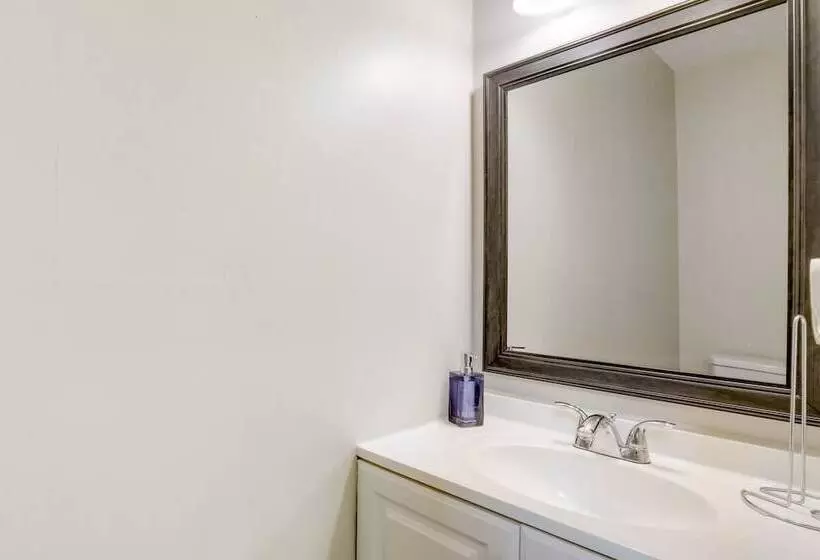 Sunny Lithonia Home ~ 7 Mi To Stone Mountain Park!