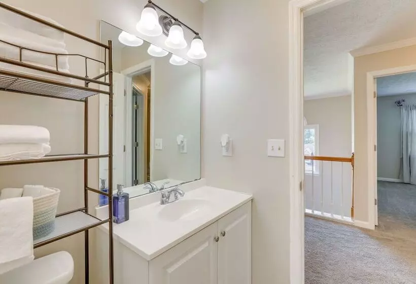 Sunny Lithonia Home ~ 7 Mi To Stone Mountain Park!