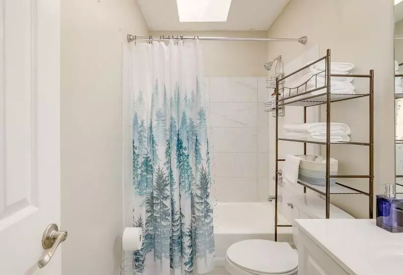 Sunny Lithonia Home ~ 7 Mi To Stone Mountain Park!