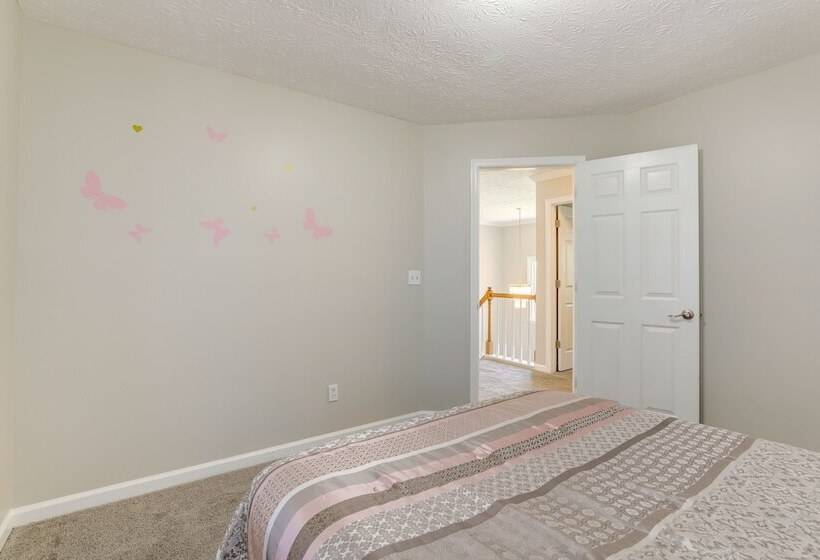 Sunny Lithonia Home ~ 7 Mi To Stone Mountain Park!