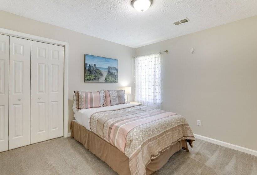 Sunny Lithonia Home ~ 7 Mi To Stone Mountain Park!