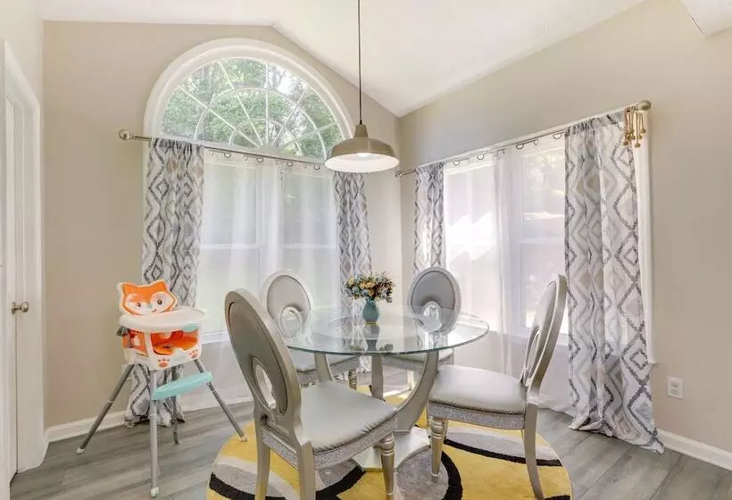 Sunny Lithonia Home ~ 7 Mi To Stone Mountain Park!