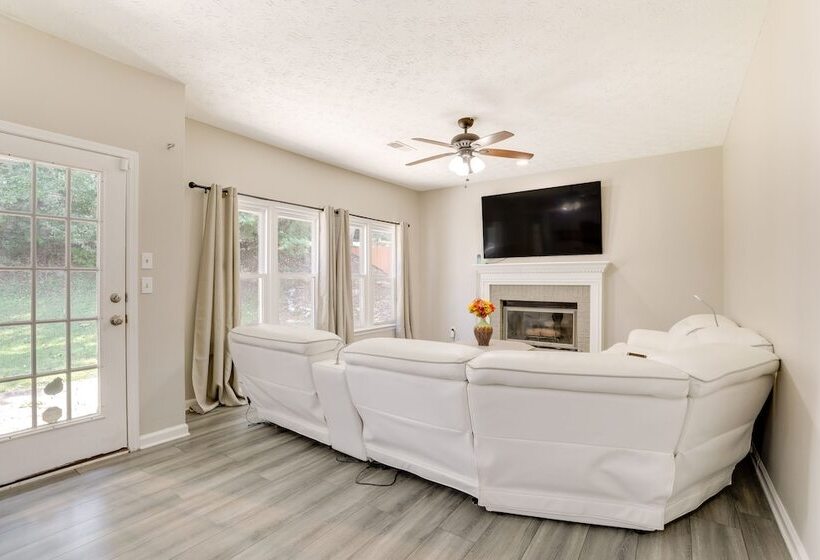 Sunny Lithonia Home ~ 7 Mi To Stone Mountain Park!