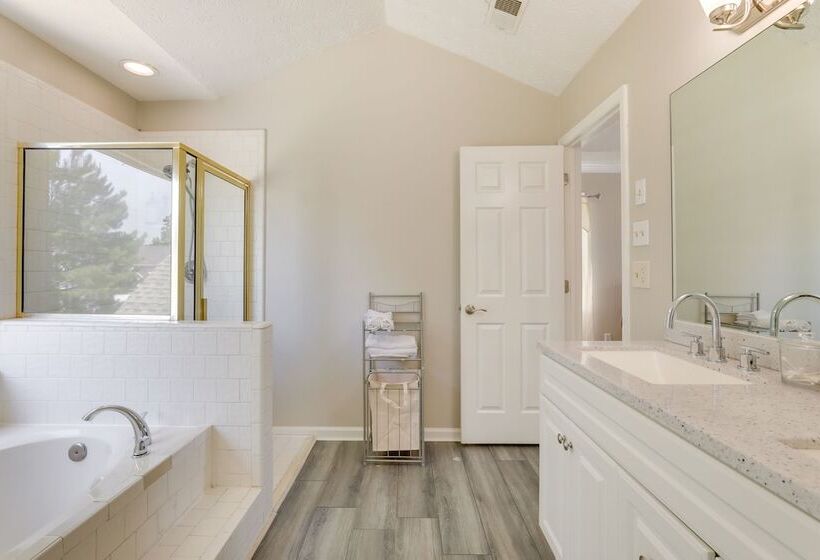 Sunny Lithonia Home ~ 7 Mi To Stone Mountain Park!