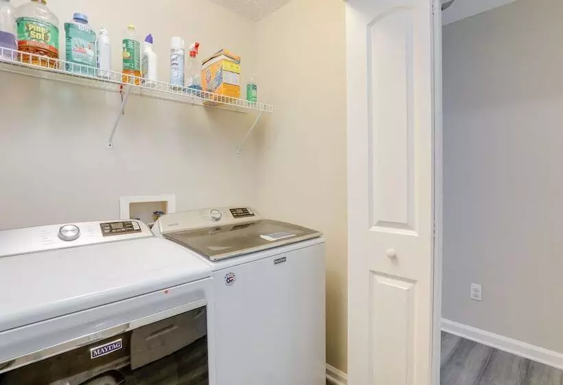 Sunny Lithonia Home ~ 7 Mi To Stone Mountain Park!